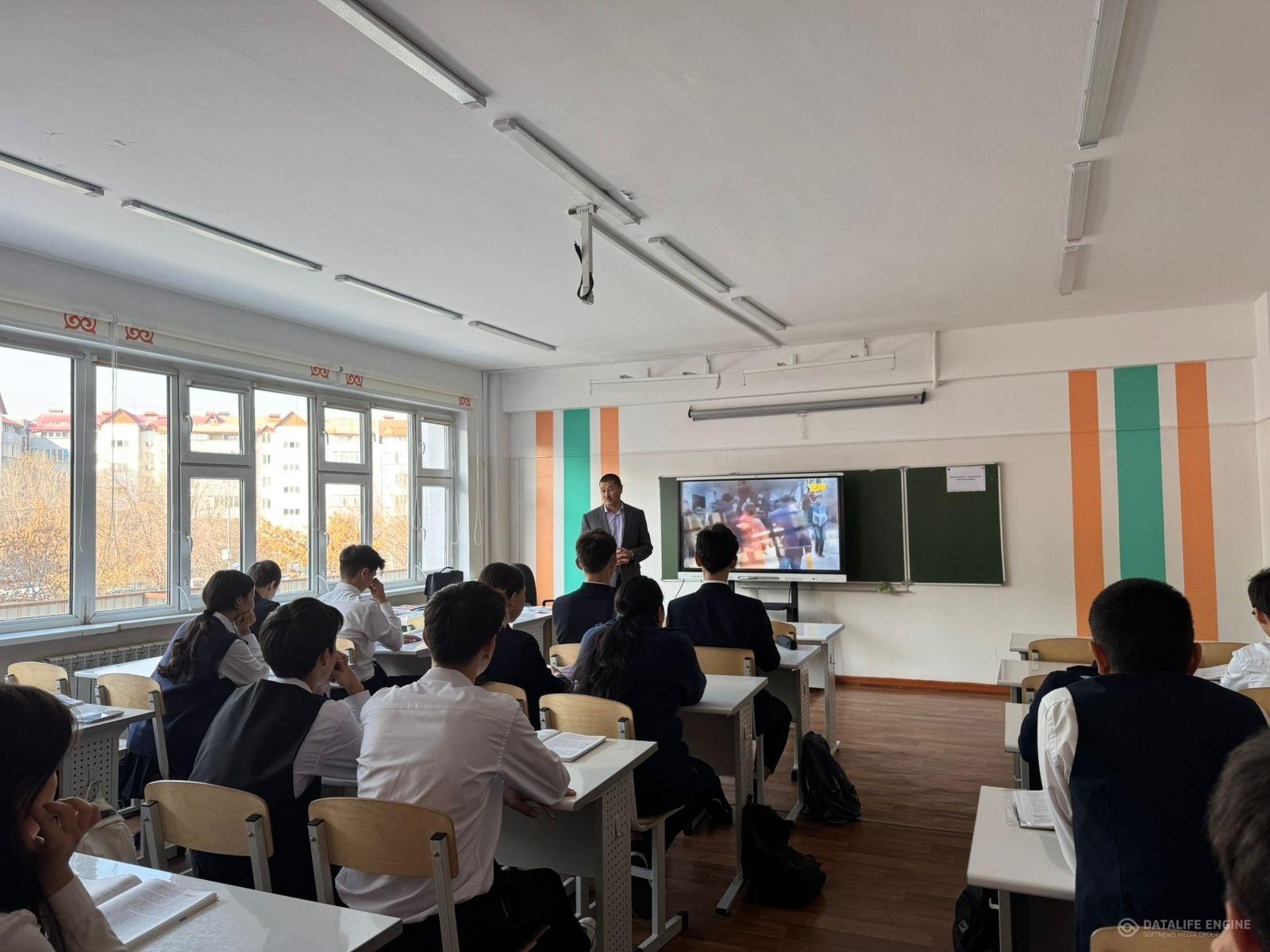 №177 мектеп-гимназиясында 17.11. күні 10 "Б" сынып оқушыларымен «Жалған діни ұйымдар мен ағымдар, олардың белгілері мен зардабы» тақырыбында түсіндіру