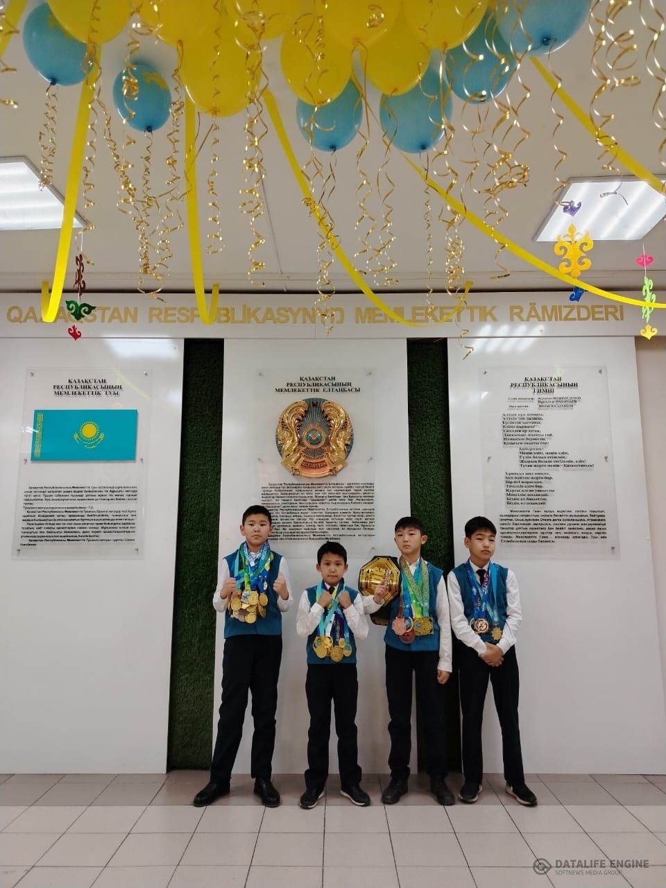 Қазақстан Республикасының Тәуелсіздік күніне орай №177 мектеп-гимназияның 5«А», 5«Ә», 5«Б» сынып оқушылары шын жүректен құттықтау жолдайды!