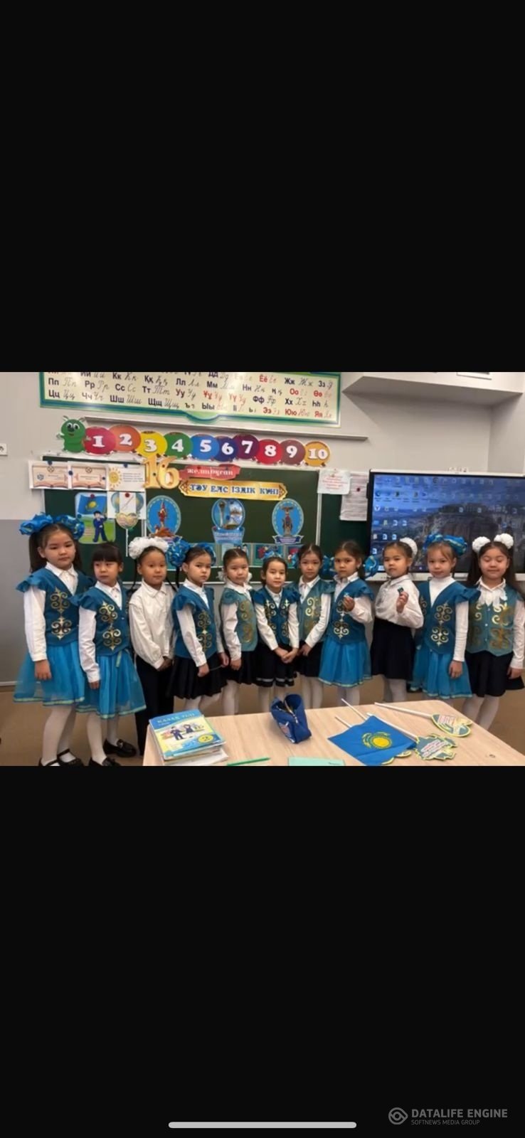 2”А” сынып оқушыларымен  Тәуелсіздік күніне орай сынып сағаты өткізілді.