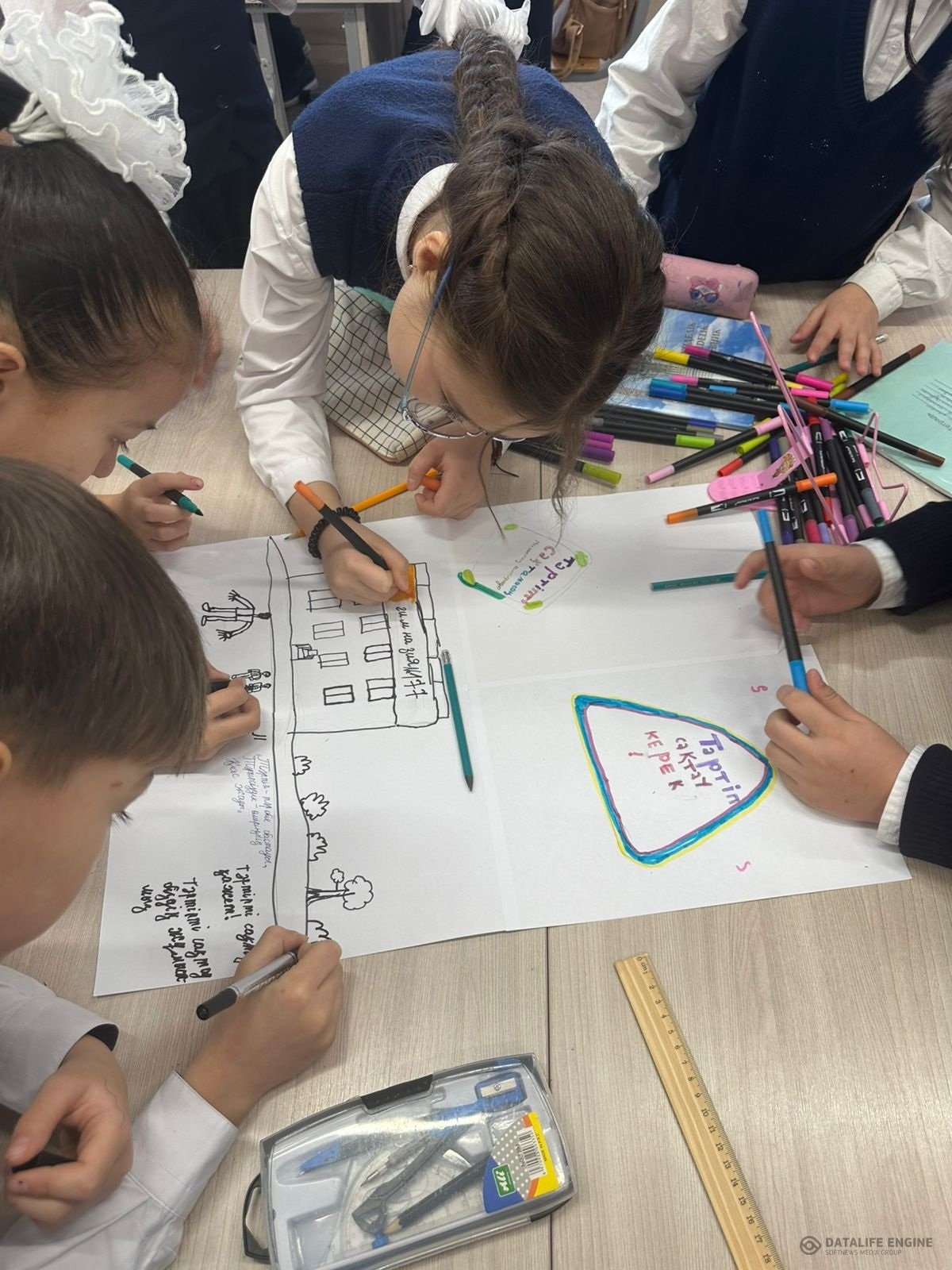 Бастауыш сыныптарда  “Біз жемқорлыққа қарсымыз!” атты сынып сағаттары өтілді.