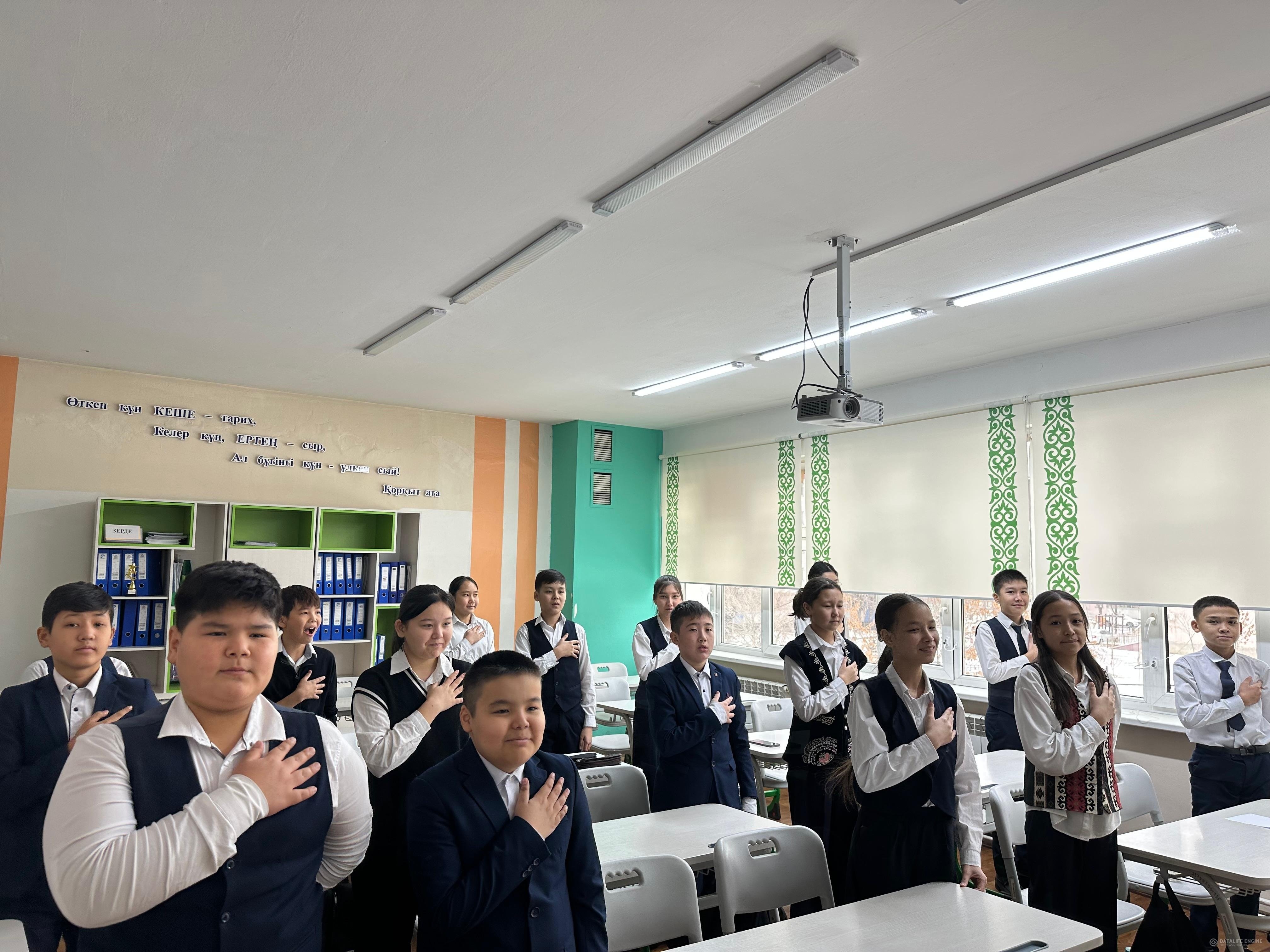 "Заң және тәртіп" іс-шарасы барысында 14 қаңтарда 7 «Д»  сыныбында «Заң мен тәртіп» алдында барлық ҚР азаматтары жауапты екендігі түсіндірілді