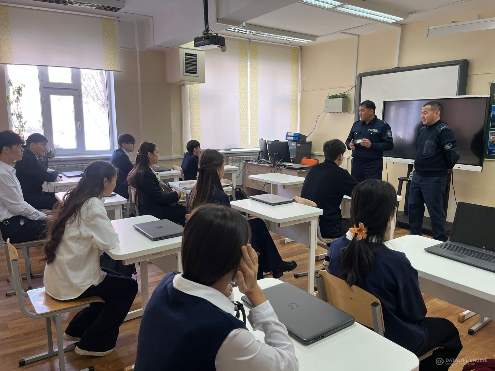 Мектеп оқушылары арасында құқық бұзушылықтың алдын алу мақсатында түсіндірме-профилактикалық жұмыстар жүргізілді.