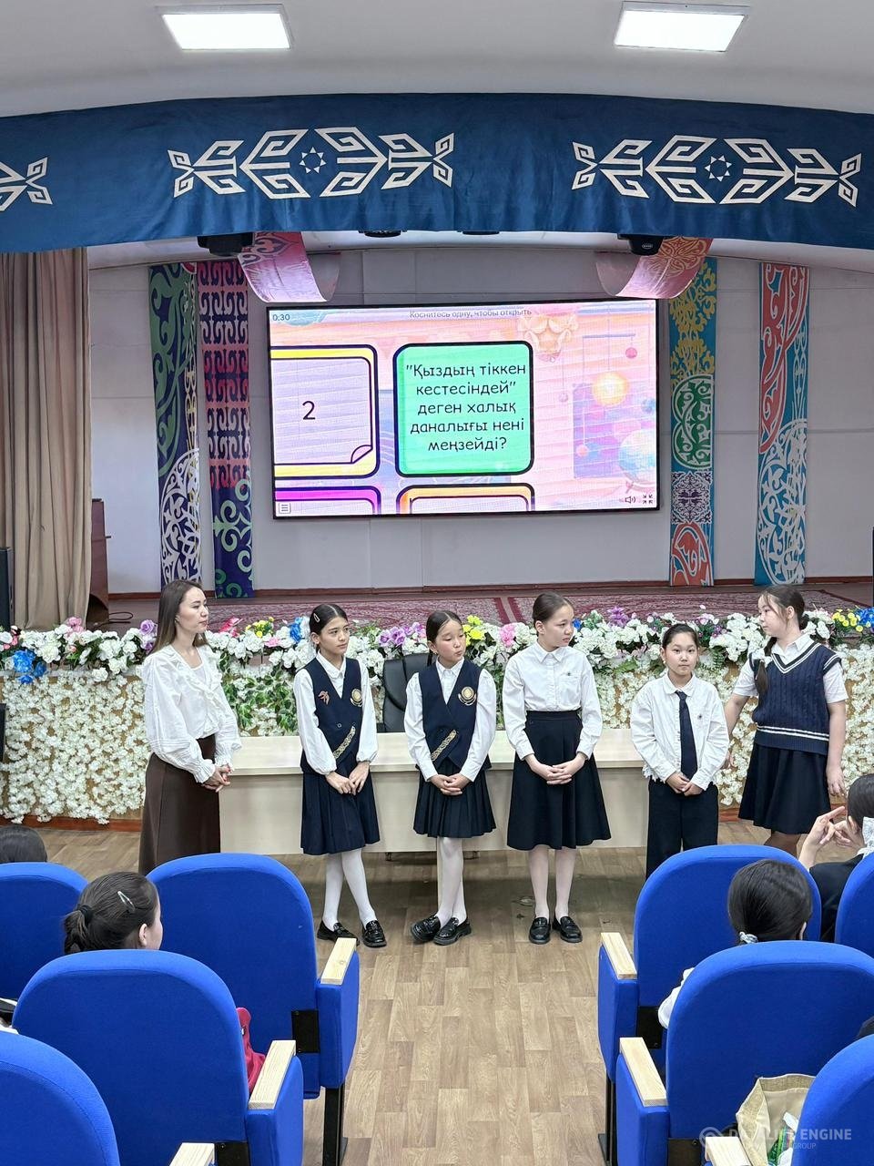 5–6 сынып қыздарына арналған «Әдептілік пен ұқыптылық – қыз баланың айнасы» тақырыбында қыздар жиналысы өткізілді.
